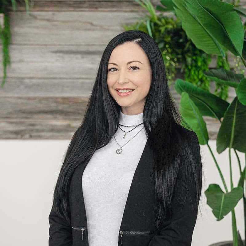 Isabelle Paradis - Analyste de crédit